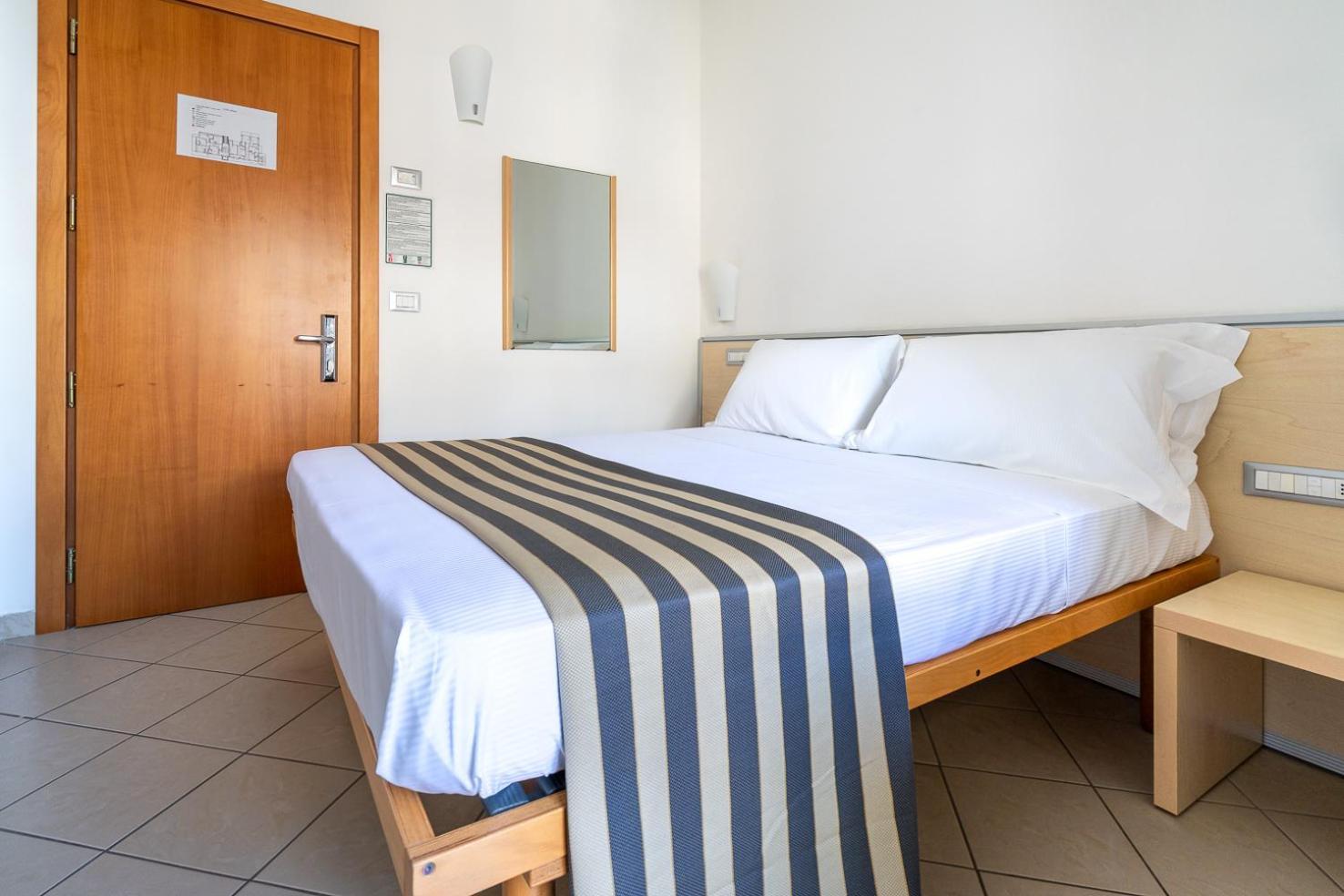Grazia Hotel Sperlonga Esterno foto