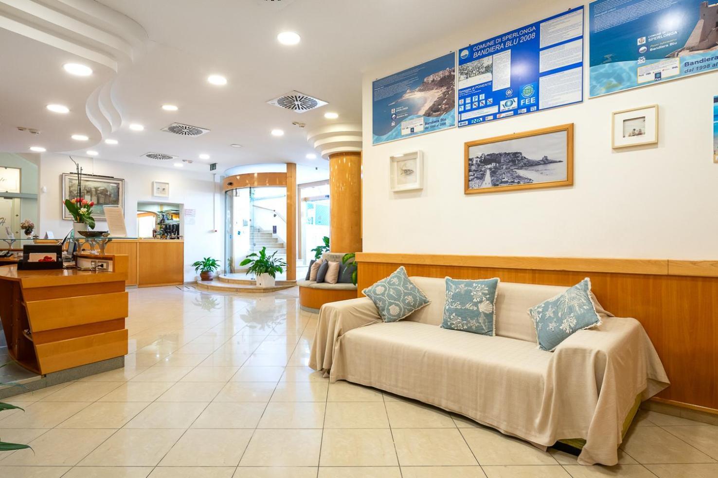 Grazia Hotel Sperlonga Esterno foto