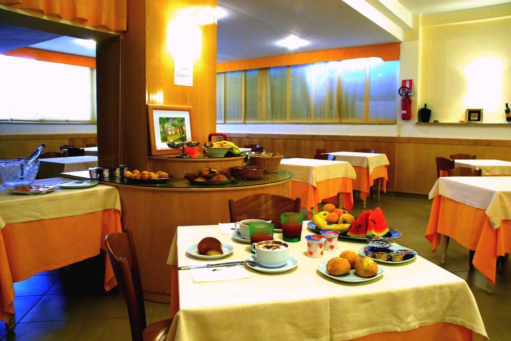 Grazia Hotel Sperlonga Esterno foto