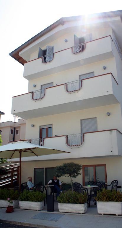 Grazia Hotel Sperlonga Esterno foto