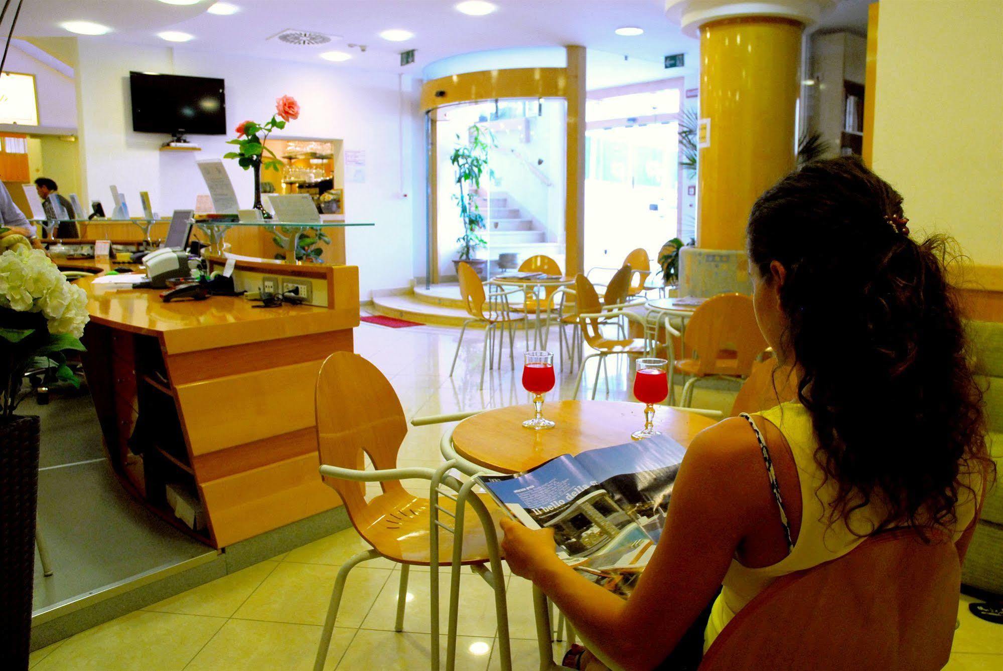 Grazia Hotel Sperlonga Esterno foto